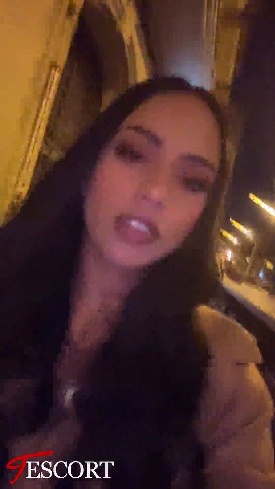 Raquel Video Background