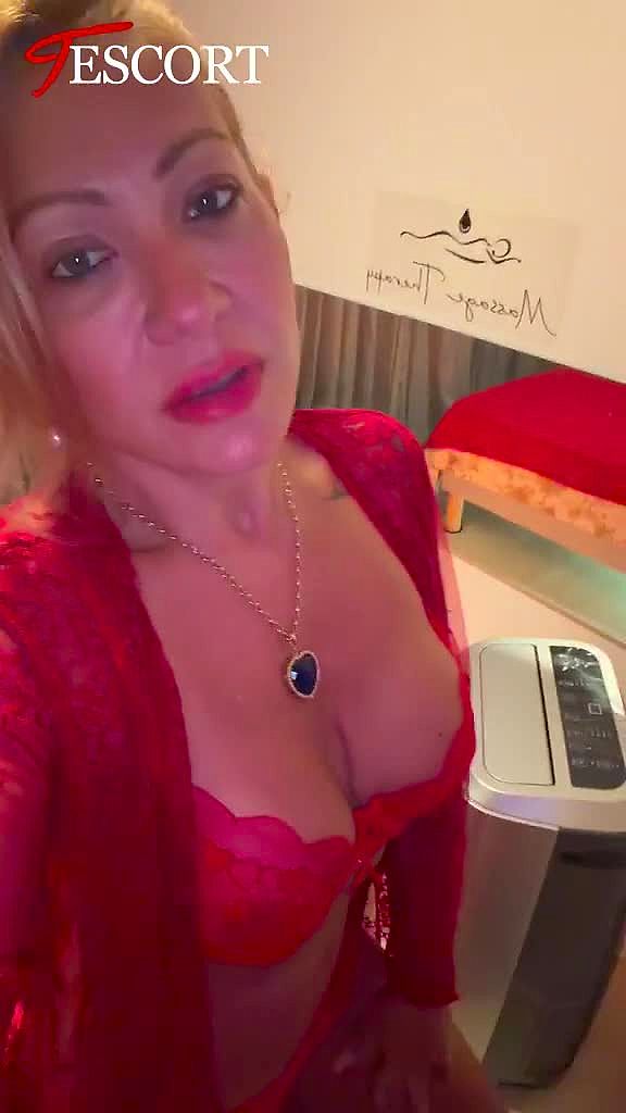 Camille Tigresse Video Background