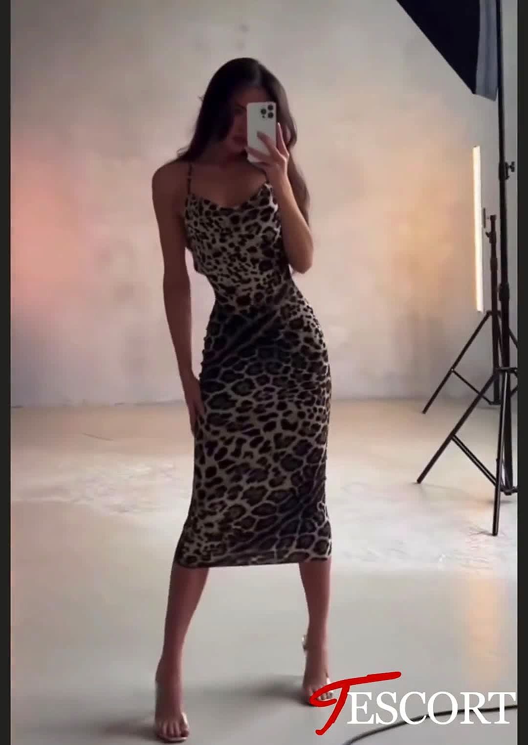 Kamila Video Background