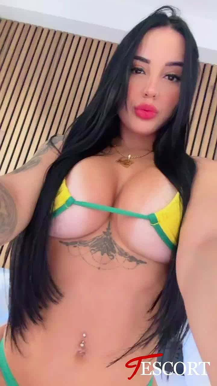 Larissa Video Background