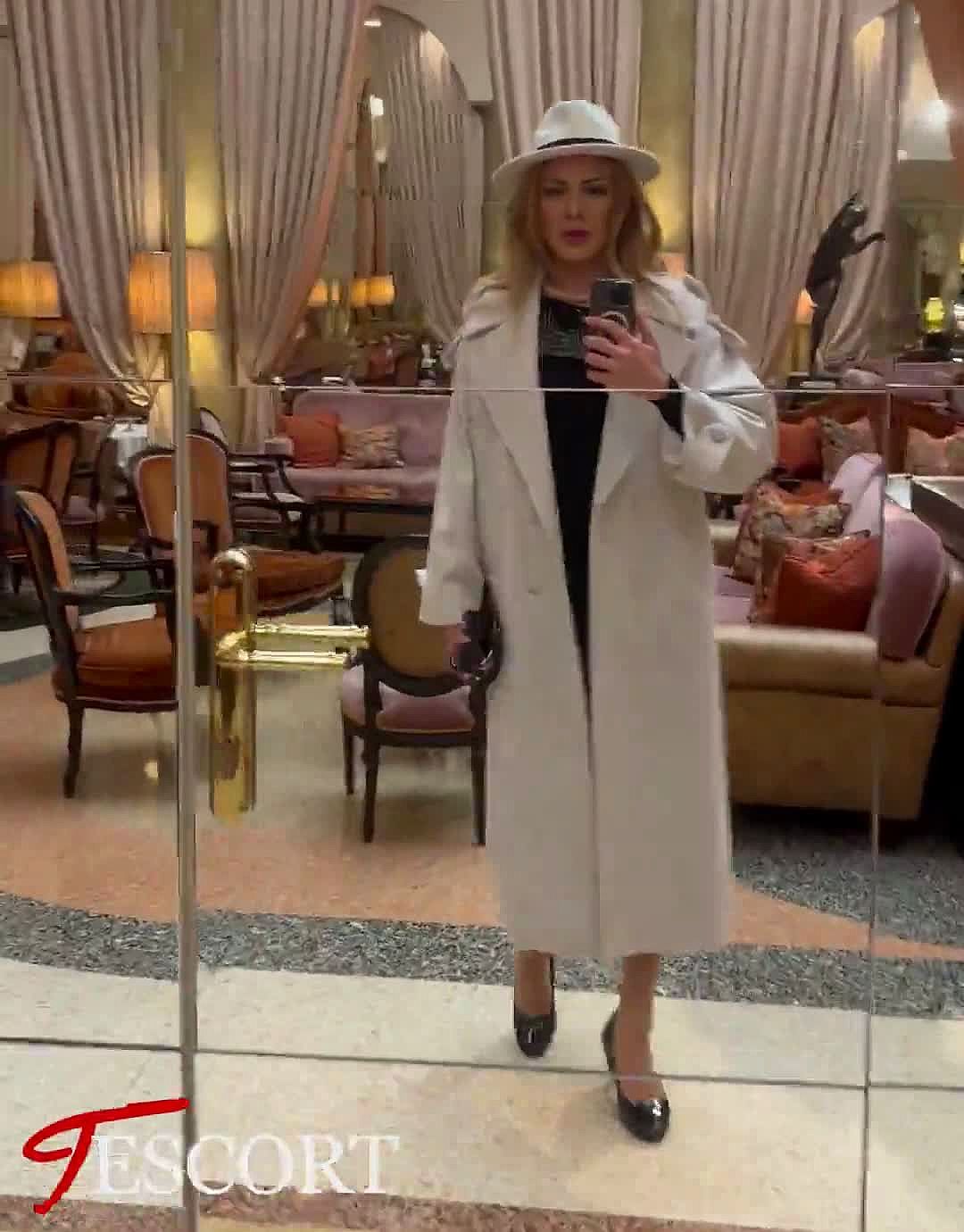 Rubiy Video Background