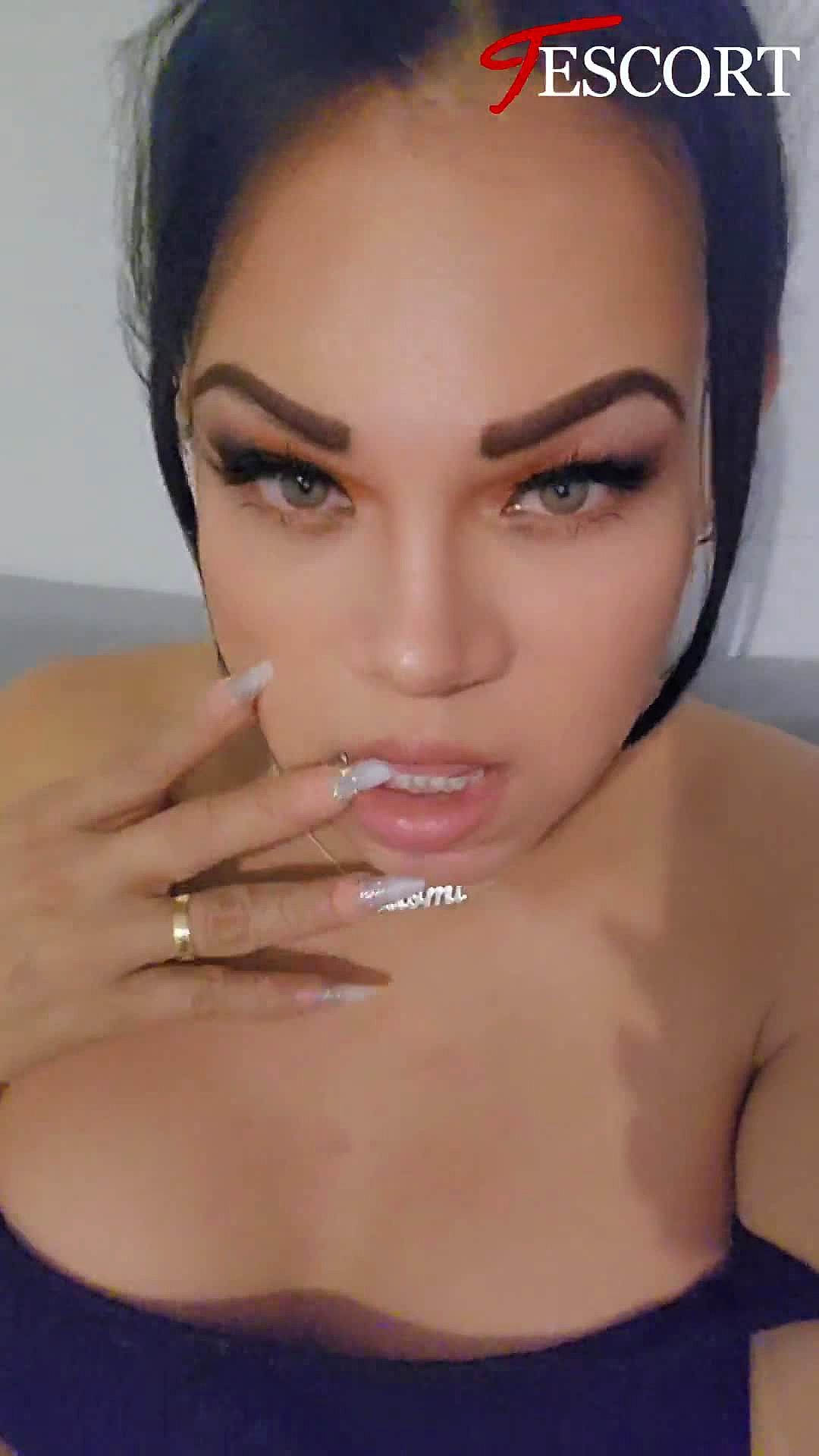 Naominicol69 Video Background