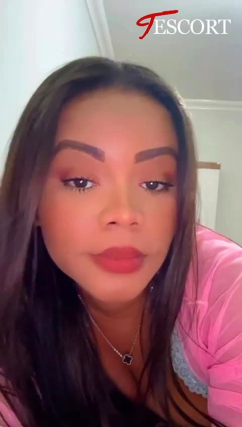 Luana Belle petit Bombom Vidéo Arrière-plan