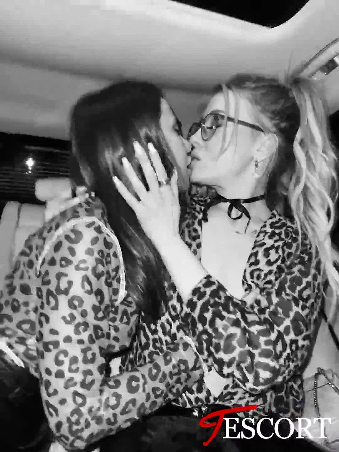 DUO Anji et Kati Vidéo Arrière-plan