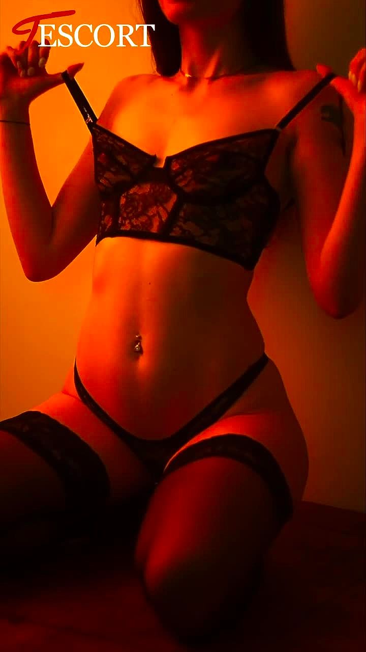 Louise Elite Video Background