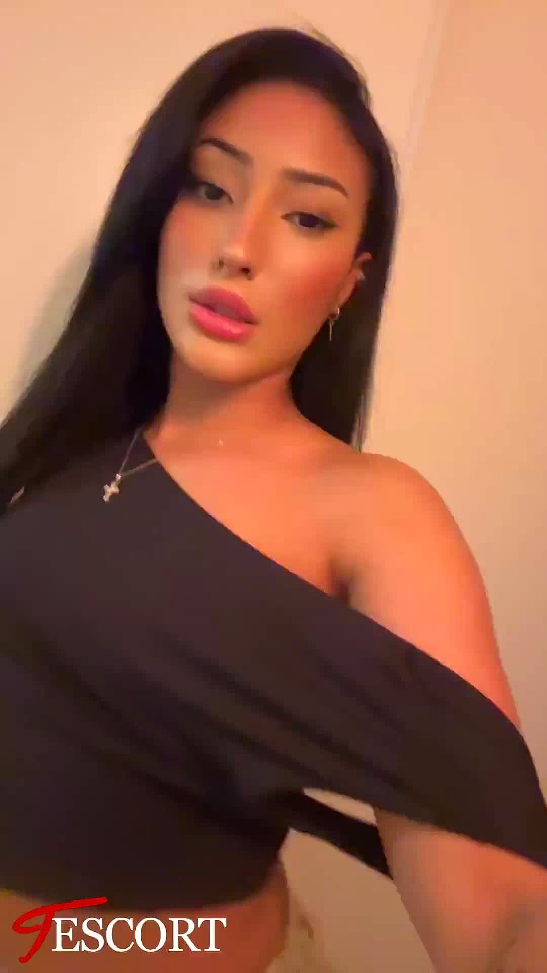 Aleen Video Background