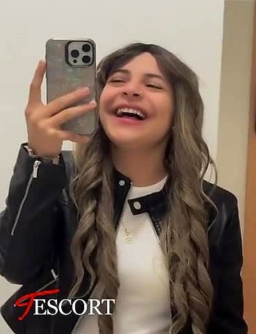 Eleonora Video Background