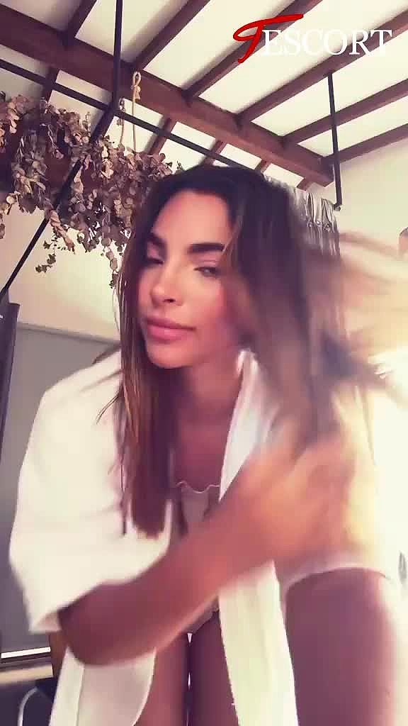 Laura Marin Vidéo Arrière-plan