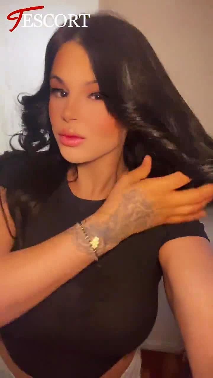 Nicole Video Background