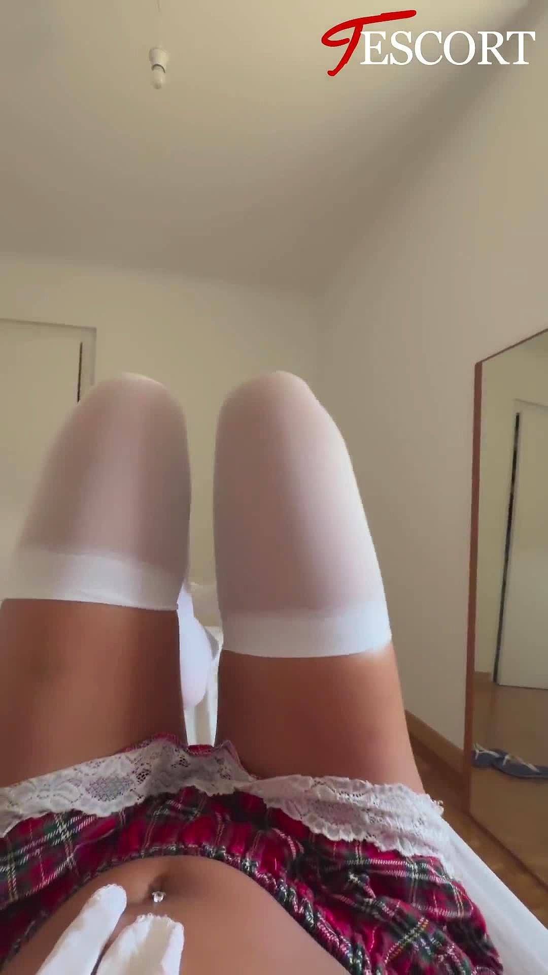 Mimi 22 ans Vidéo Arrière-plan
