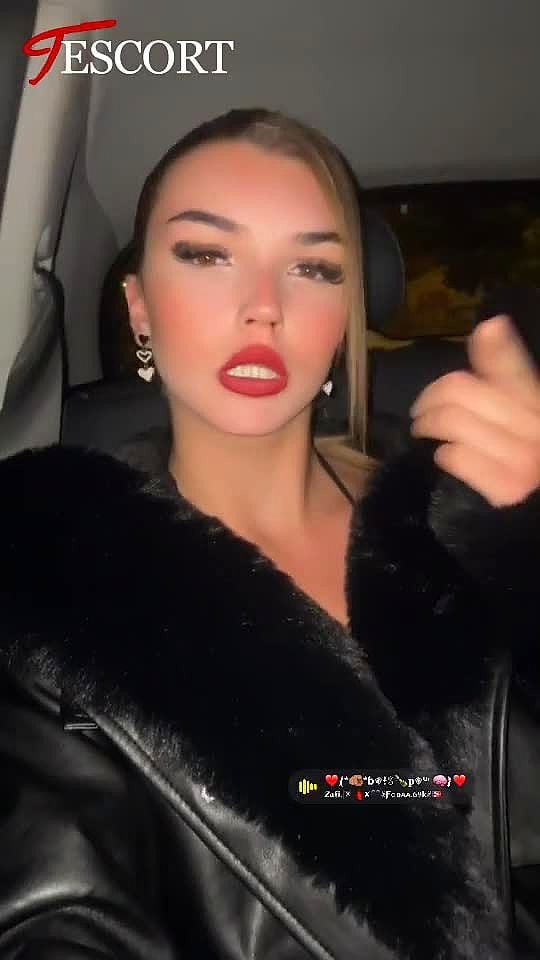 Celiiinedeluxe Video Background