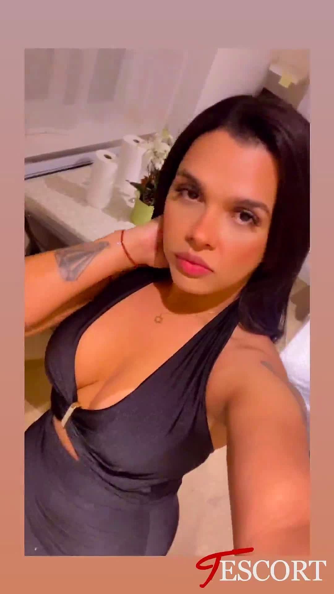 Tayssa Vidéo Arrière-plan