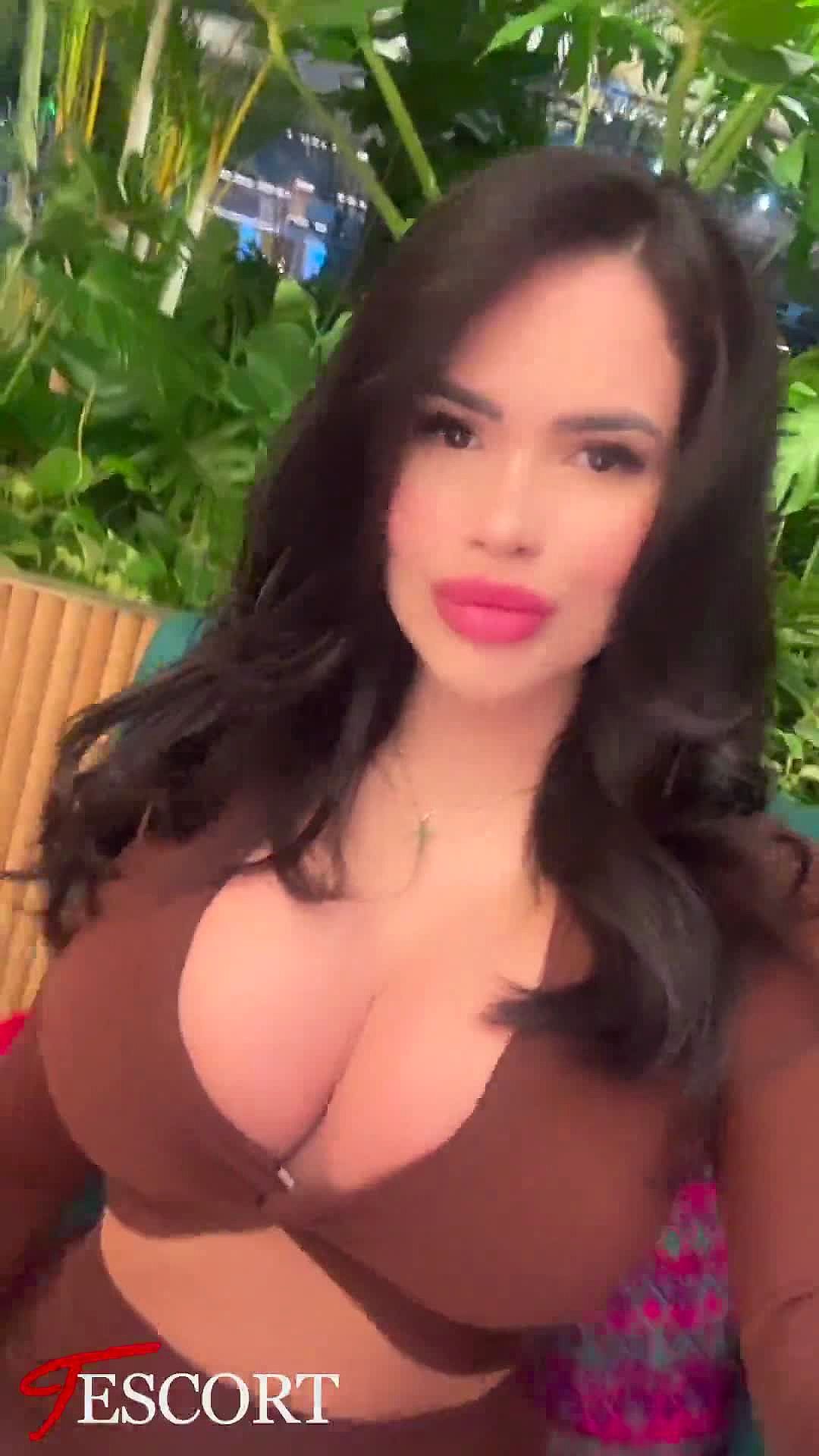 Sara Video Background