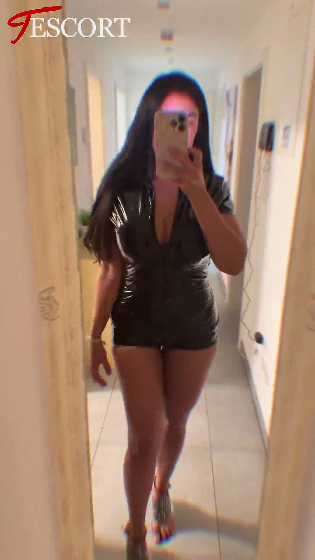 Stefani Latina Video Background