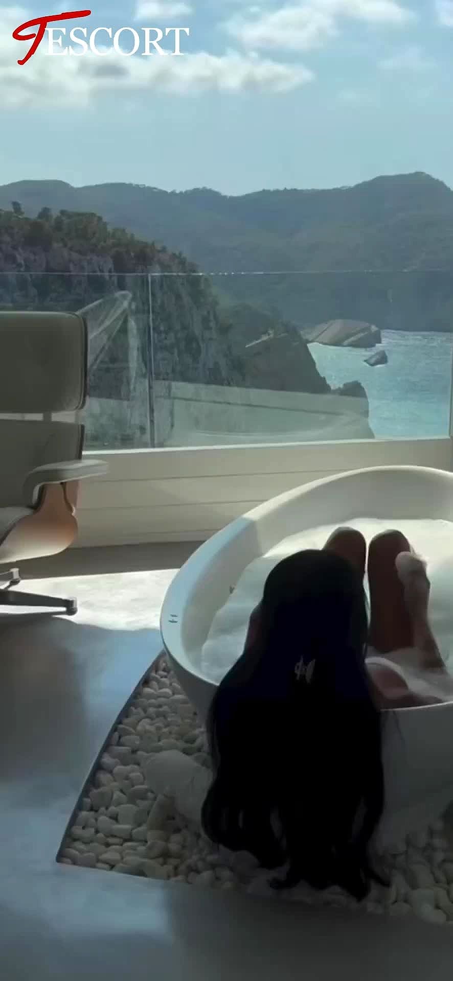 Bella Video Background