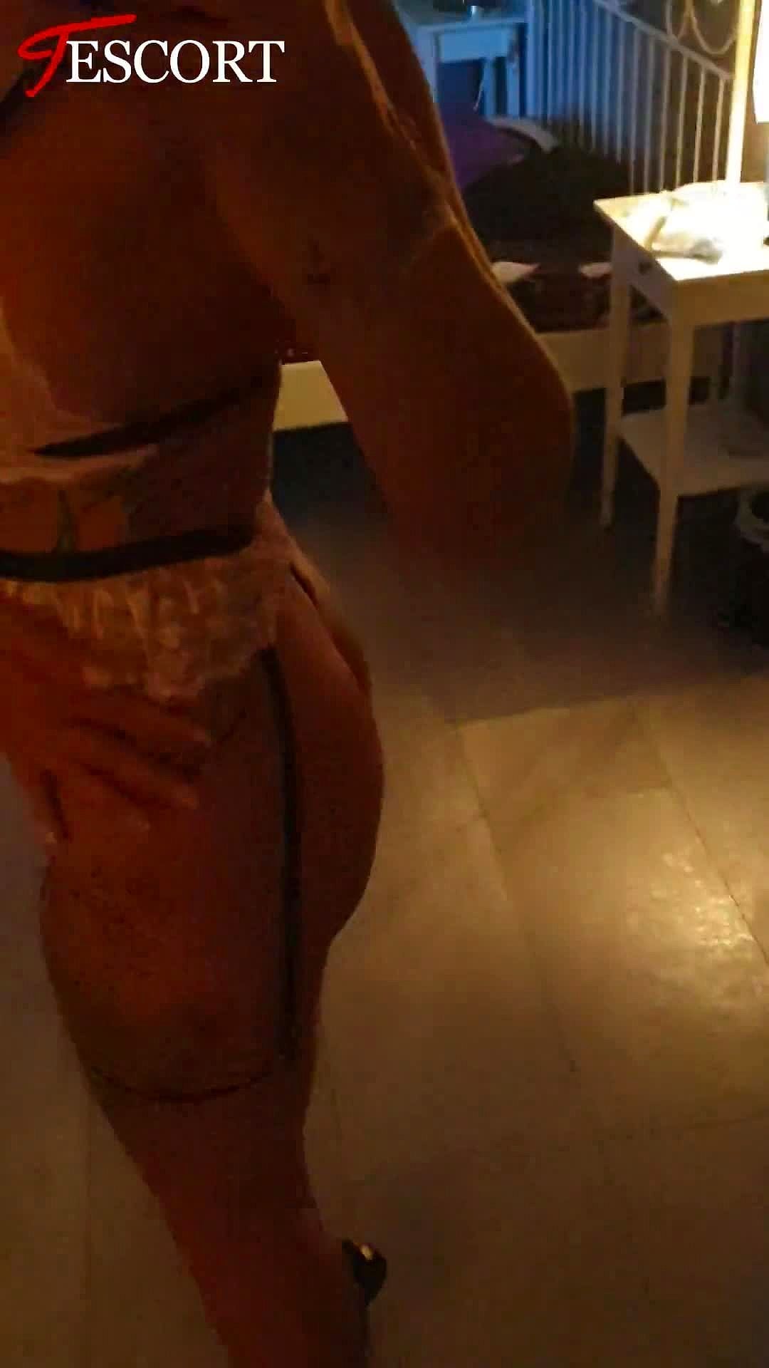 Fabienne Video Background