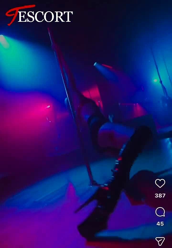 Lilly Video Background