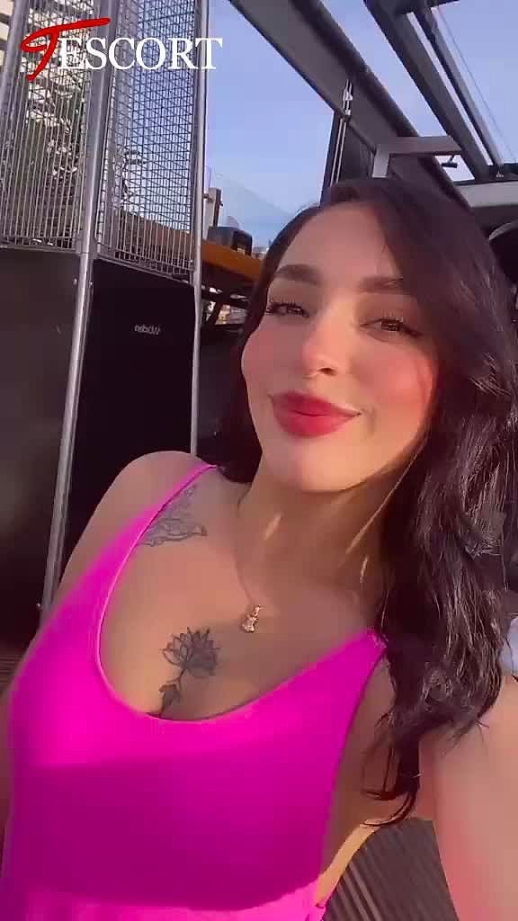 Tatiana Ruiz Video Background