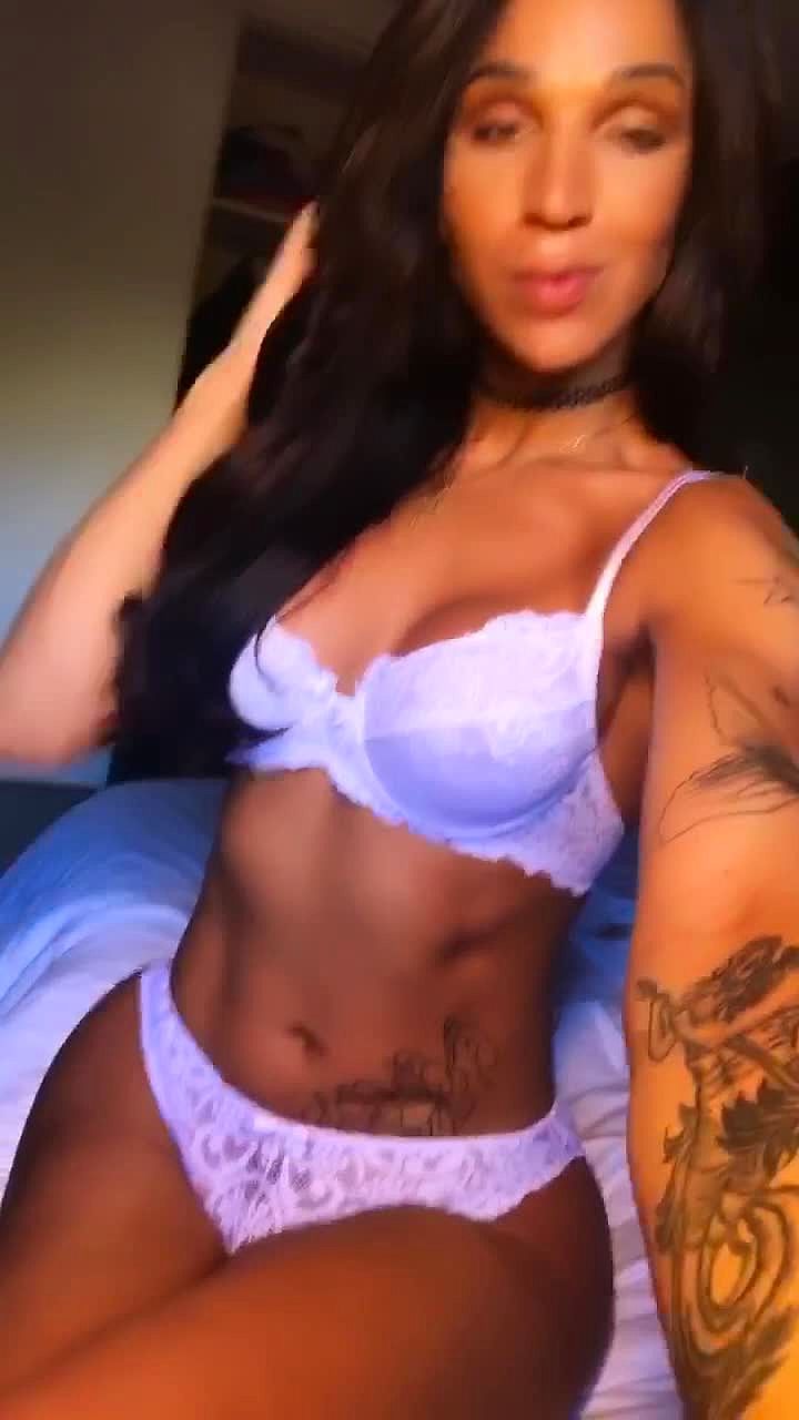 FELLINE Video Background