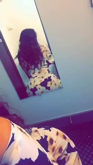 KamelyaWantyou Video Background