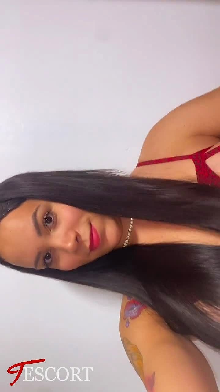 Pornstar Fernanda Sallimeny 21cm Vidéo Arrière-plan