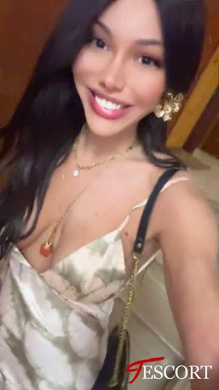 VALENTINA Video Background