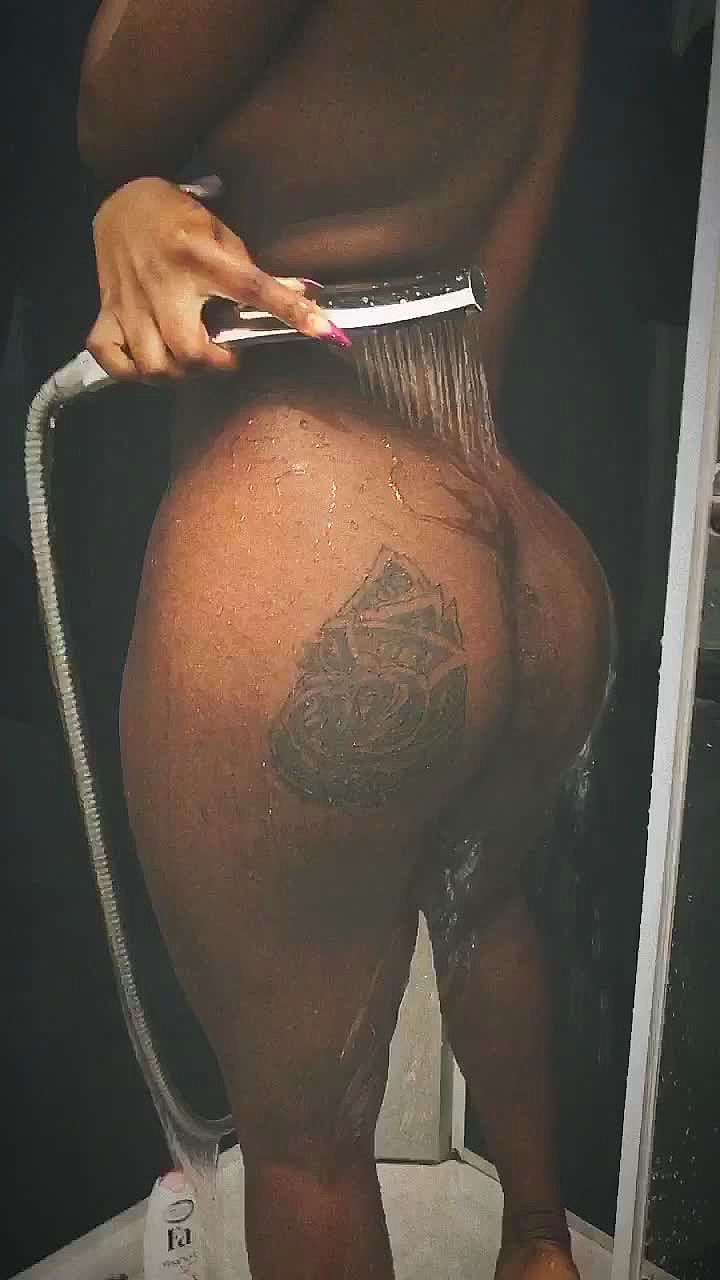 jaade Fontaine Video Background