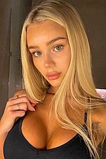 LEXIE - Paris Escorts