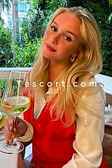 Creme Brulee D CUP DUO - Paris Escorts