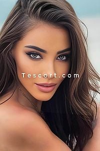 Petra - Escort Girl Saint Tropez