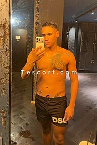 Pietro XXL - Paris Boy Escorts