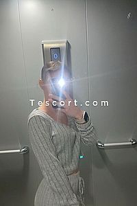 Laura - Neuilly-sur-Seine Escorts