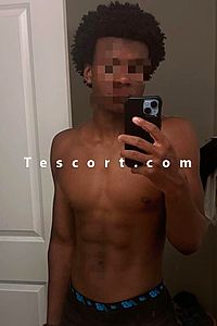 Doums - Escort Boy Paris