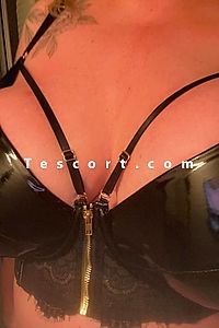 Eva - Arcachon Escorts