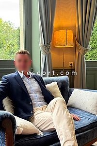 Prince Edouard - Escort Boy Paris