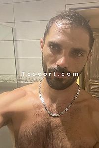 Riico - Chateauroux Boy Escorts