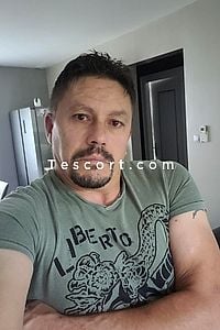 Marc - Besancon Boy Escorts
