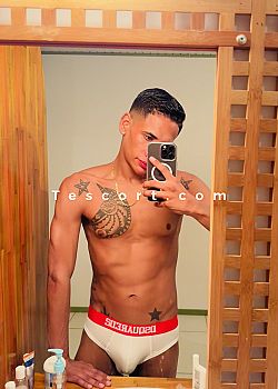 Pietro XXL Escort boy Paris