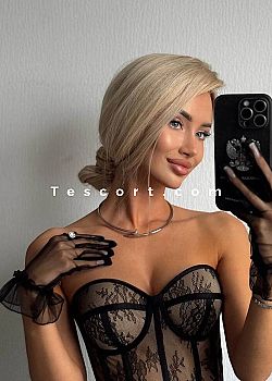 Katrin Escort girl Paris