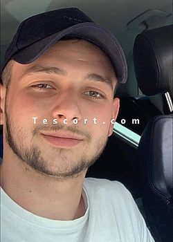 giovannymit Escort boy Paris