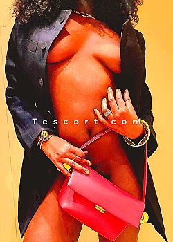 AISSA BLACK CLASS DE LUXE Escort girl Paris