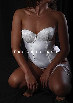 Angela Escort girl Paris