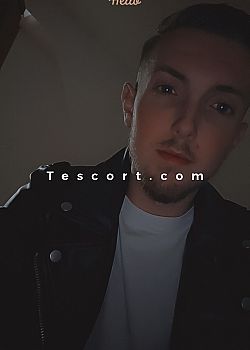 Adrien Escort boy Paris