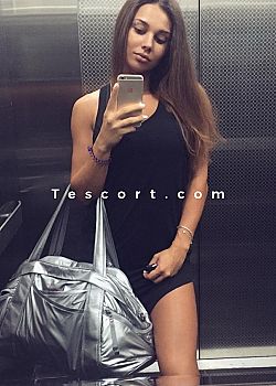 ELVIRA Escort girl Paris