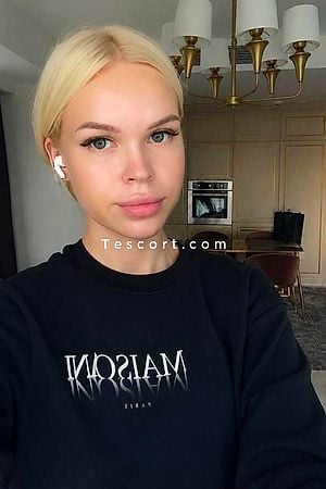 NICOLE - Escort Girl Paris
