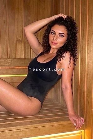 Curly - Escort Girl Neuilly-sur-Seine