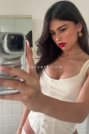 BRIONI - Paris Escorts