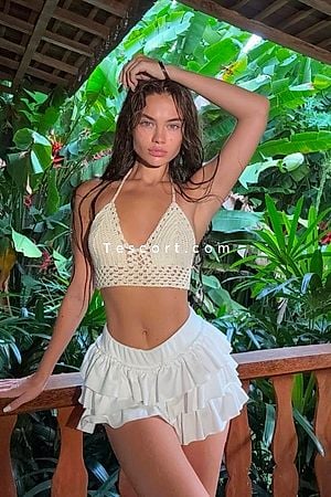 ALIA - Escort Girl Paris