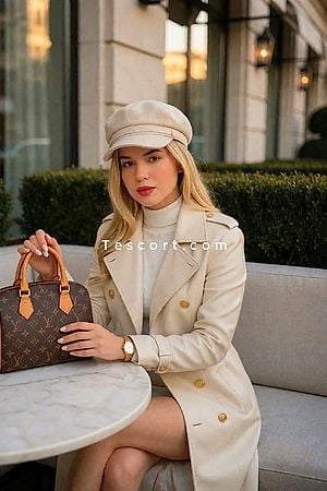 Lily - Escort Girl Paris