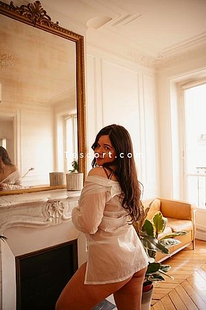 Lily - Escort Girl Paris
